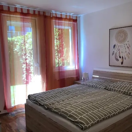 Dora Apartment *