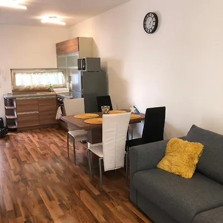 Dora Apartament *