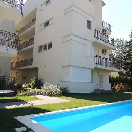 Apartment Dora *