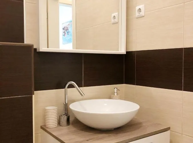 Dora Apartment *